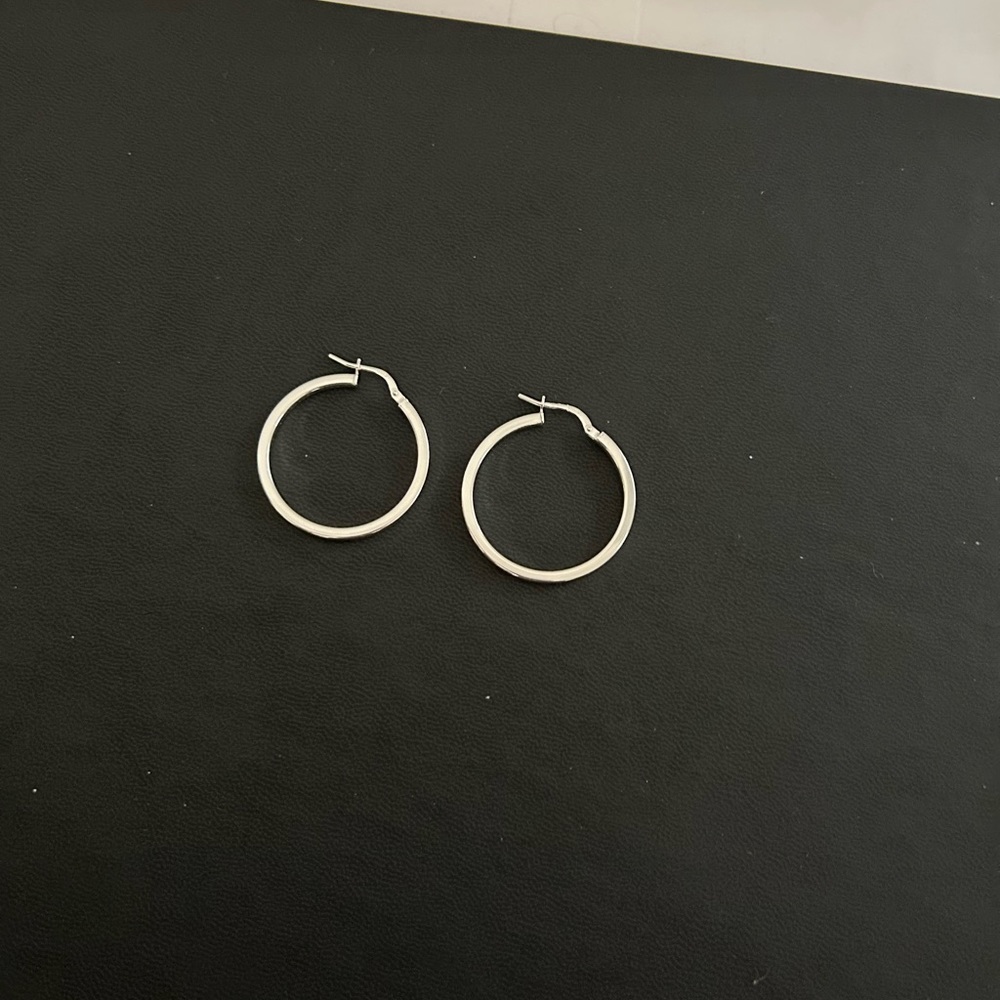 Silver hoops - Picture 5 of 5